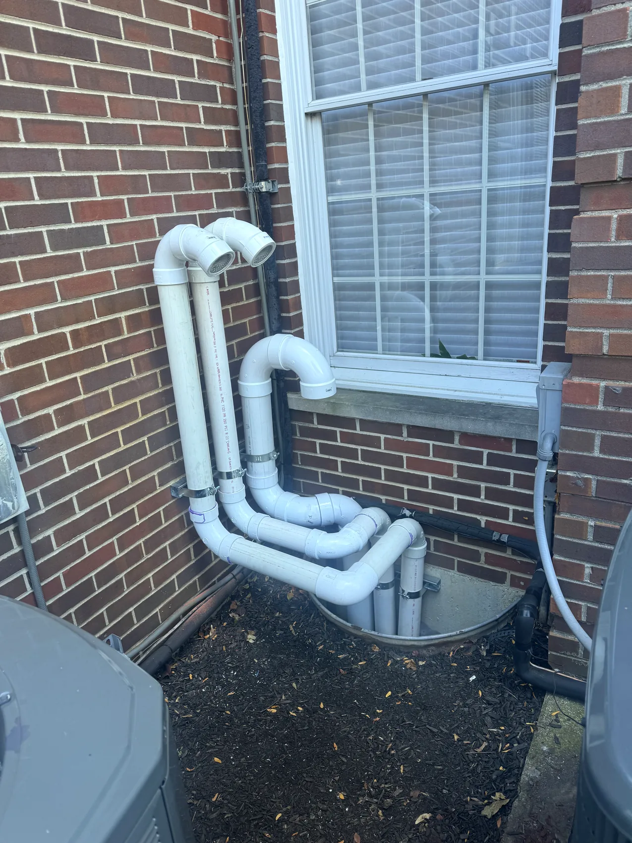 Exterior vent and flue piping